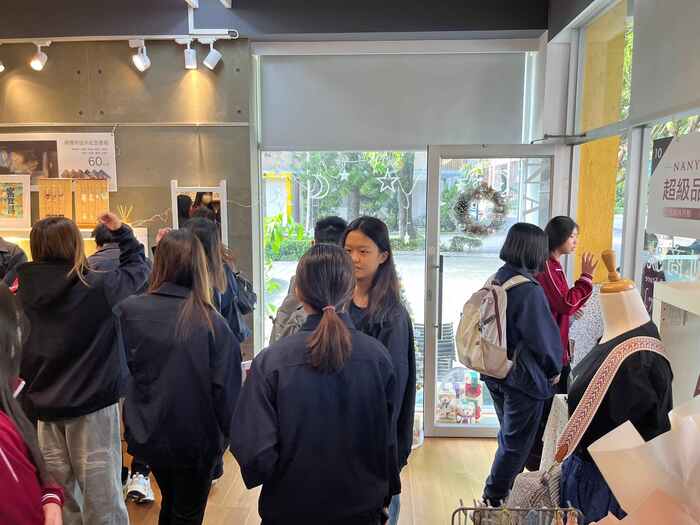 玉山國中師生參訪圖片