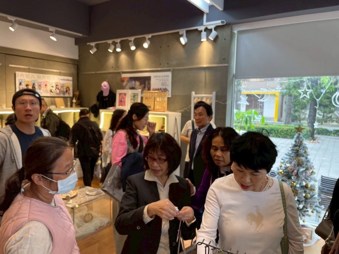 香港大學教職員參訪圖片